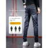 Calça Jeans Skinny Escovada: Fundamental do Guarda-Roupa - Image 5